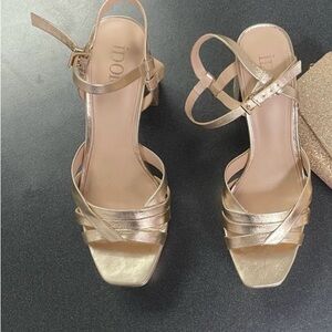 Idore sandals, shoe size 10, gold color
